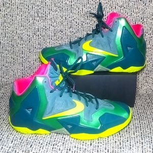 EUC Nike LeBron James 11 GS “T-Rex” 621712-300 Basketball Shoes